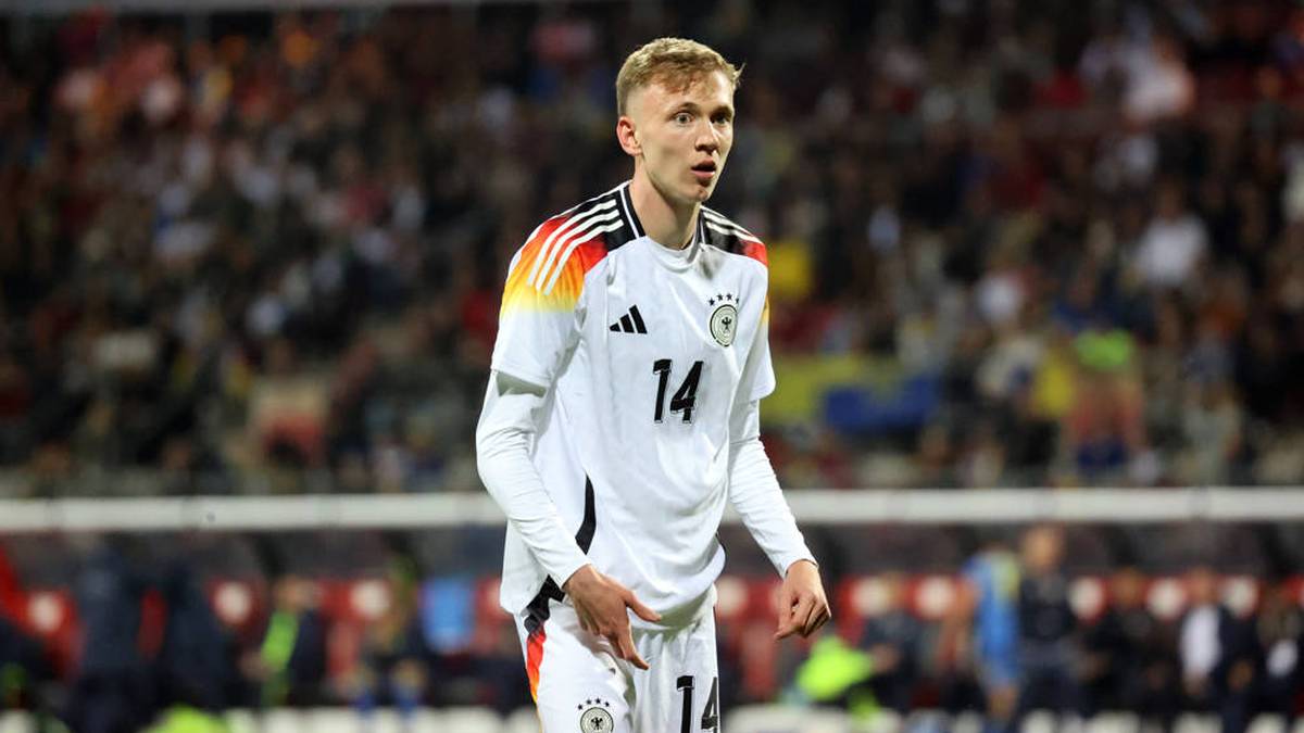 Maximilian Beier (21 Jahre, Deutschland): Er könnte der Wirbelwind von der Bank werden. Als erster Streichkandidat von Julian Nagelsmann mit ins Trainingslager nach Thüringen genommen, fügte sich Beier nahtlos ins Team ein – und erzielte gegen die Ukraine beinahe sein erstes Länderspieltor, nur Pfosten und Latte retteten!