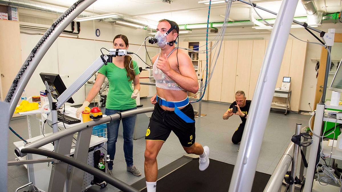 Götzes Ausdauerwerte werden auf dem Laufband überprüft