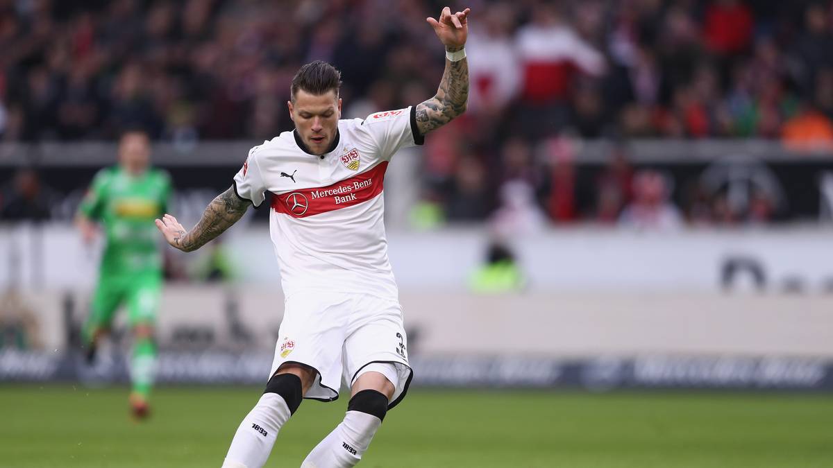 Daniel Ginczek bringt die Schwaben schon in der sechsten Minute, nach Vorlage von Sturmkollege Mario Gomez, in Führung