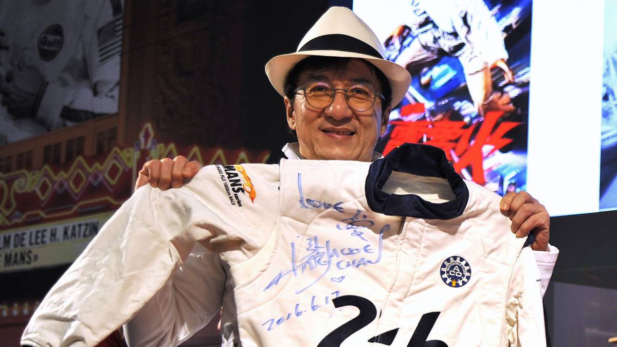 JACKIE CHAN DC RACING 1: Der Hollywood-Schauspieler unterstützt den chinesischen Rennstall seit mehreren Jahren. Ab der kommenden Saison wird Chan auch Namensgeber für das Motorsport-Team