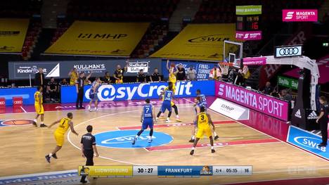 Den MHP Riesen Ludwigsburg gelingt beim Finalturnier gegen die Fraport Skyliners der zweite Sieg im zweiten Spiel. Youngster Jacob Patrick trägt sich in die Historie der BBL ein. 