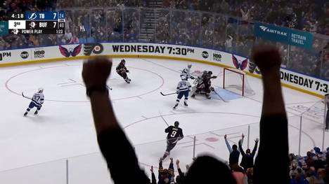 Die Buffalo Sabres und Tampa Bay Lightning haben ein spektakuläres Spiel in der NHL gespielt. Insgesamt fallen 15 Tore bei der Tor-Show in New York.