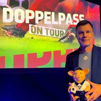 „Doppelpass on Tour“ begeistert die Fans in vollen Hallen: Erfolgsshow wird bis zum Jahresende verlängert – Tickets für 19 zusätzliche Stationen ab Oktober jetzt erhältlich