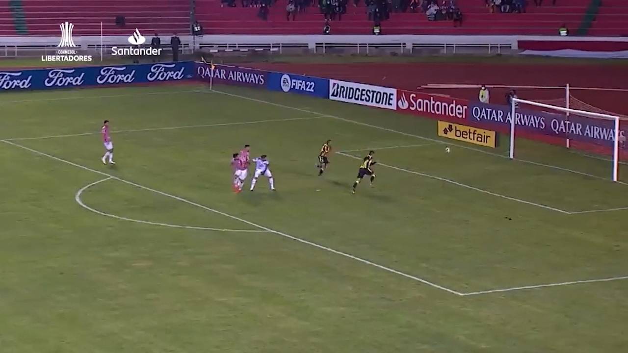 Copa Libertadores: Stürmer klaut seinem eigenen Torwart ein Sensationstor