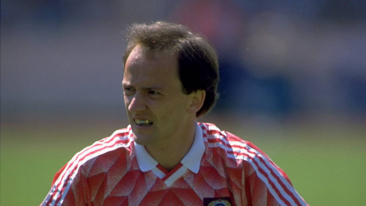 1986: IGOR BELANOW (UdSSR/Dynamo Kiew): Neben Florian Albert ist Belanow heute der vermutlich unbekannteste Titelträger. Er gewinnt 1986 den Europapokal der Pokalsieger und ist mit fünf Treffern der beste Torjäger des Wettbewerbs. Während seiner Zeit in Gladbach 1989/90 ist von diesem Glanz nichts mehr übrig