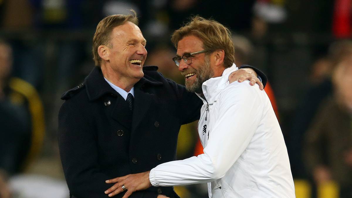 Der Empfang beim Hinspiel in Dortmund ist entsprechend herzlich. Klopp scherzt vor dem Spiel mit BVB-Geschäftsführer Hans-Joachim Watzke