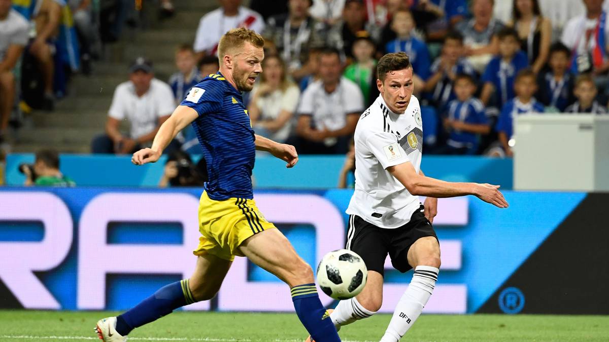 JULIAN DRAXLER (bis 45.): Bekam auf der linken Seite erneut das Vertrauen von Löw – aber rechtfertigte es nicht. Hatte eine Riesen-Chance zu Beginn (3.), aber schoss Larsson ab. Konnte sich auch im Anschluss kaum entscheidend durchsetzen, zeigte aber zumindest ein gutes Laufpensum. Unnötig waren vor allem seine drei Offensiv-Fouls nach hohen Bällen. Wurde zu recht ausgewechselt. SPORT1-Note: 5,5