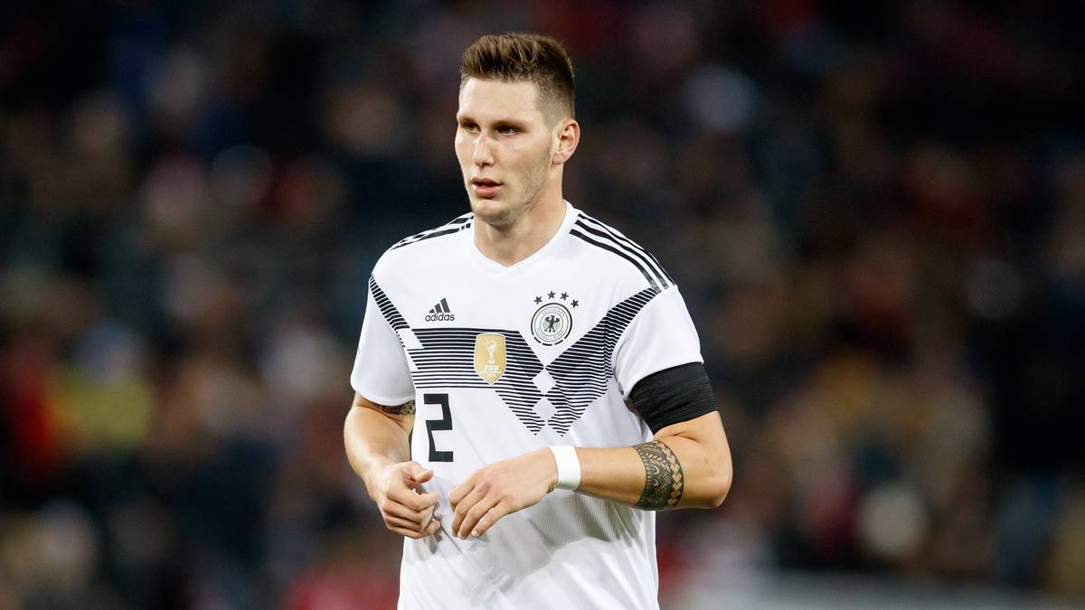 15 - NIKLAS SÜLE (FC Bayern München): 9 Länderspiele, 0 Tore