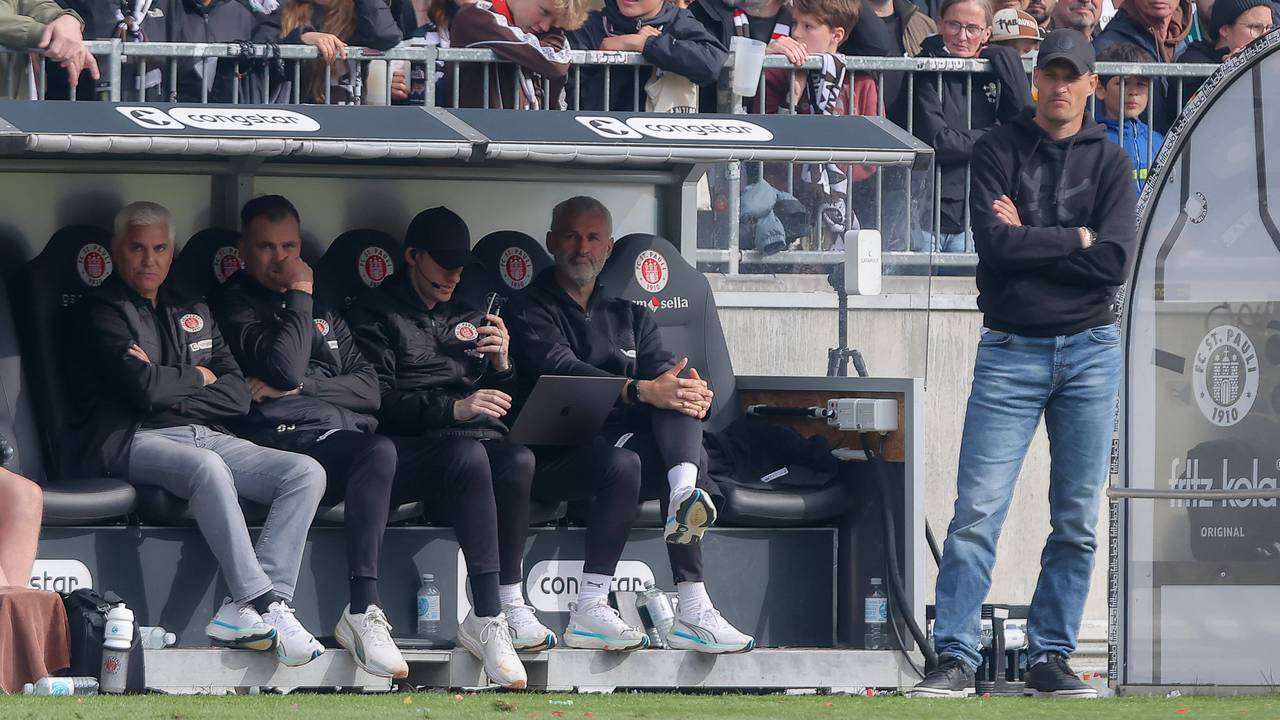 Bleibt dieser Trainer trotz Abstieg in der Bundesliga?