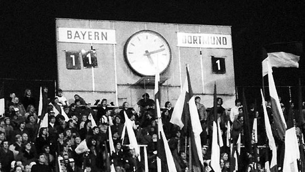 PLATZ 10 - Bundesliga 1971/72, 16. Spieltag: An den 27. November 1971 erinnern sich die Dortmunder Fans ungern. Die Bayern fertigen die Borussen mit 11:1 derart ab, dass die örtliche Presse schon vom "jüngsten Tag" spricht.