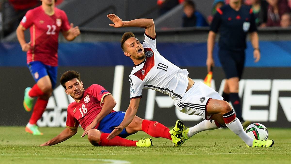 MORITZ LEITNER (bis 45. Minute): Trotz fehlender Spielpraxis in Stuttgart etwas überraschend in der Startelf, kann seine Aufstellung jedoch nicht rechtfertigen. Auffälligste Aktion: Holt sich in der 43. eine unnötige Gelbe Karte ab, weil er Slavoljub Srnic im Mittelfeld einfach umrennt. Der anschließende Freistoß führt zum Lattenkracher von Causic - SPORT1-Note: 5  