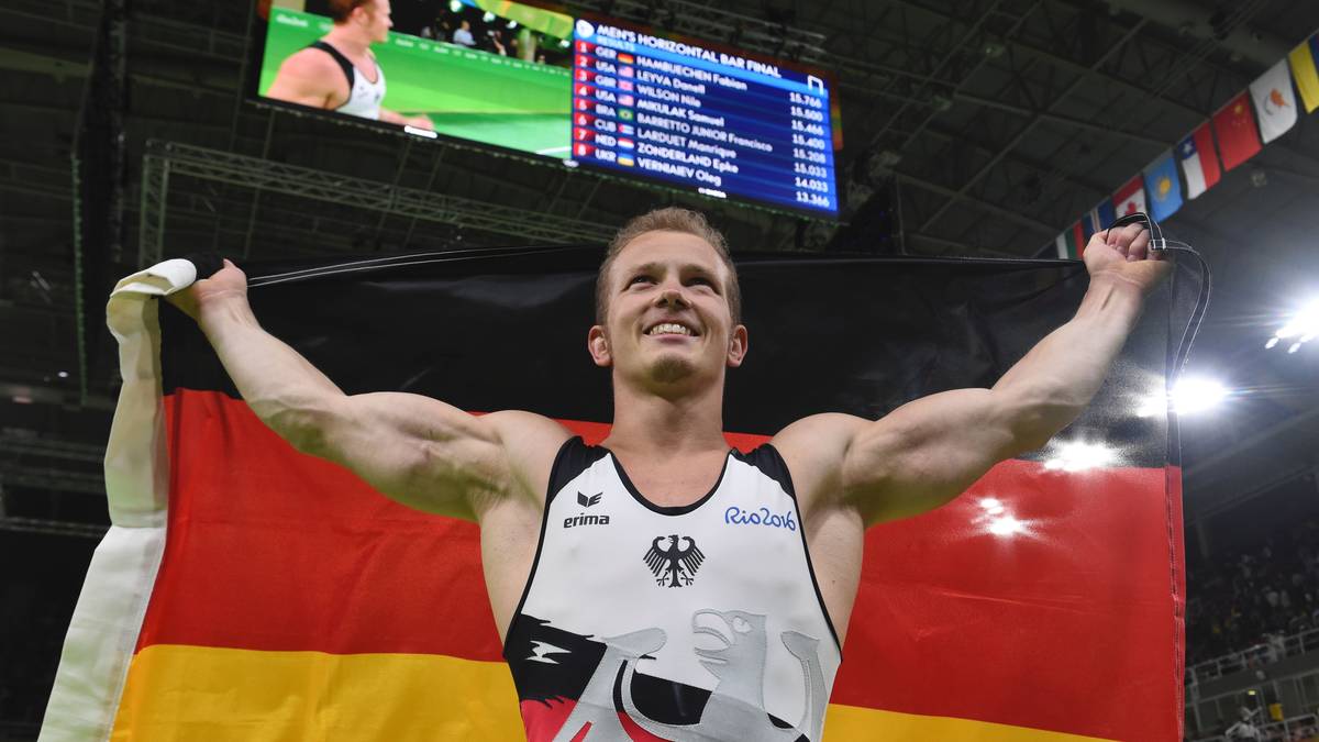 Aus dem Turn-Floh wurde der Turn-König. Im letzten olympischen Wettkampf seiner Karriere musste Fabian Hambüchen als Erster ans Reck und stellte der Konkurrenz eine unüberwindbare Aufgabe. Minuten des Zitterns später wurde der Traum Wirklichkeit
