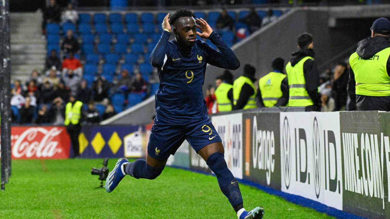 Holt Frankfurt zwei weitere Stürmer?