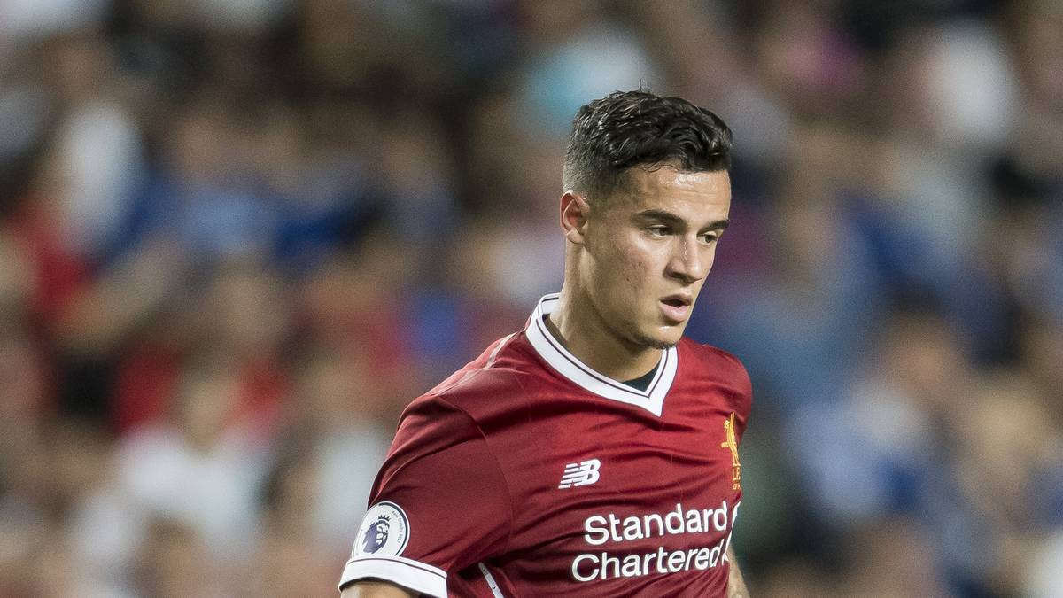 Der damals 25-Jährige wollte sich mit aller Gewalt zum FC Barcelona streiken, stand wochenlang wegen einer mysteriösen Rückenverletzung nicht zur Verfügung, ehe er per Wunderheilung für die brasilianische Nationalmannschaft auflief. Coutinho blieb vorerst bei den Reds, wechselte aber schließlich mit einem halben Jahr Verspätung wie Dembele doch zu Barca