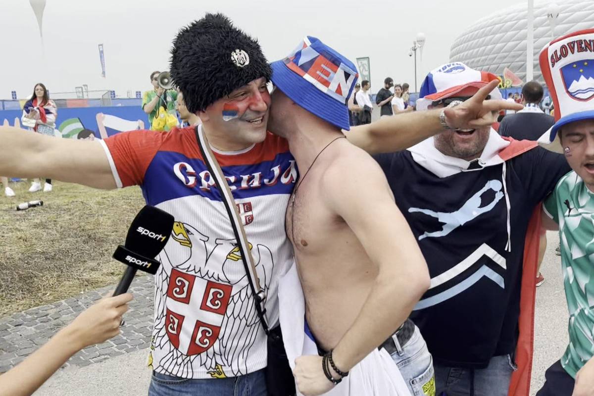 Arm in Arm: Fans sorgen für Gänsehaut-Moment