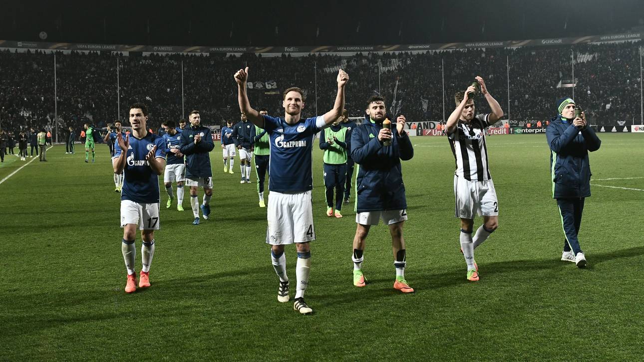 Eiskaltes Schalke siegt bei PAOK
