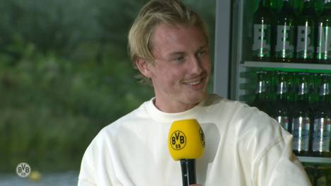 Julian Brandt gibt bei Brinkhoffs Ballgeflüster ganz ehrlich zu, dass er nicht der größte Fan von Trainingslagern ist.