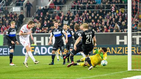 Fortuna Düsseldorf feiert den Sieg gegen Arminia Bielefeld