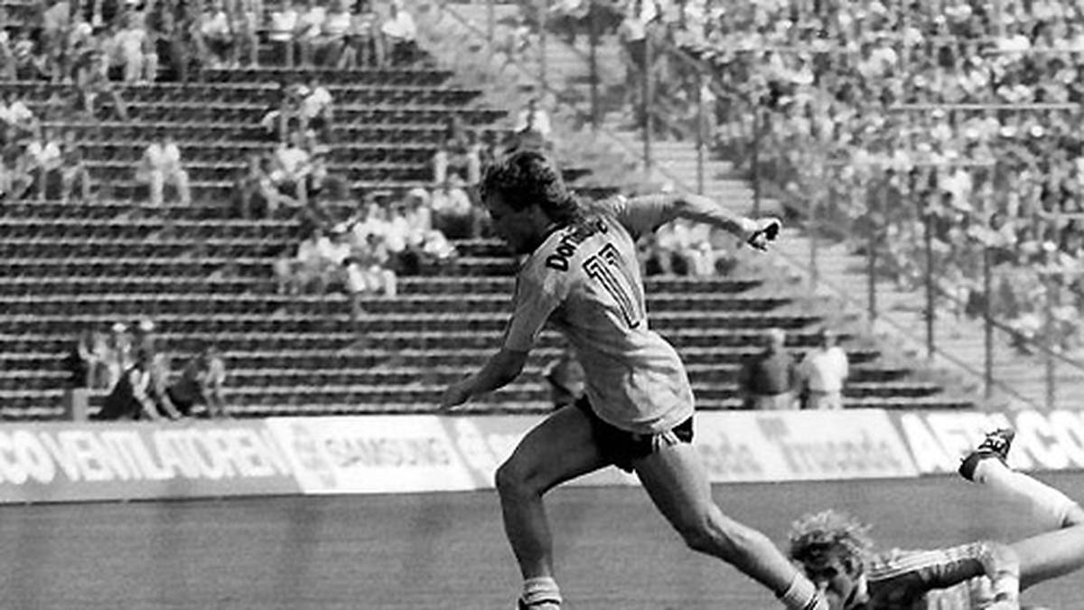 ...steht vier Meter vor dem leeren Tor - und trifft den Pfosten. Hätte Mill getroffen, hätten die Dortmunder wohl den Sieg mitgenommen. So endet die Partie 2:2.
                  