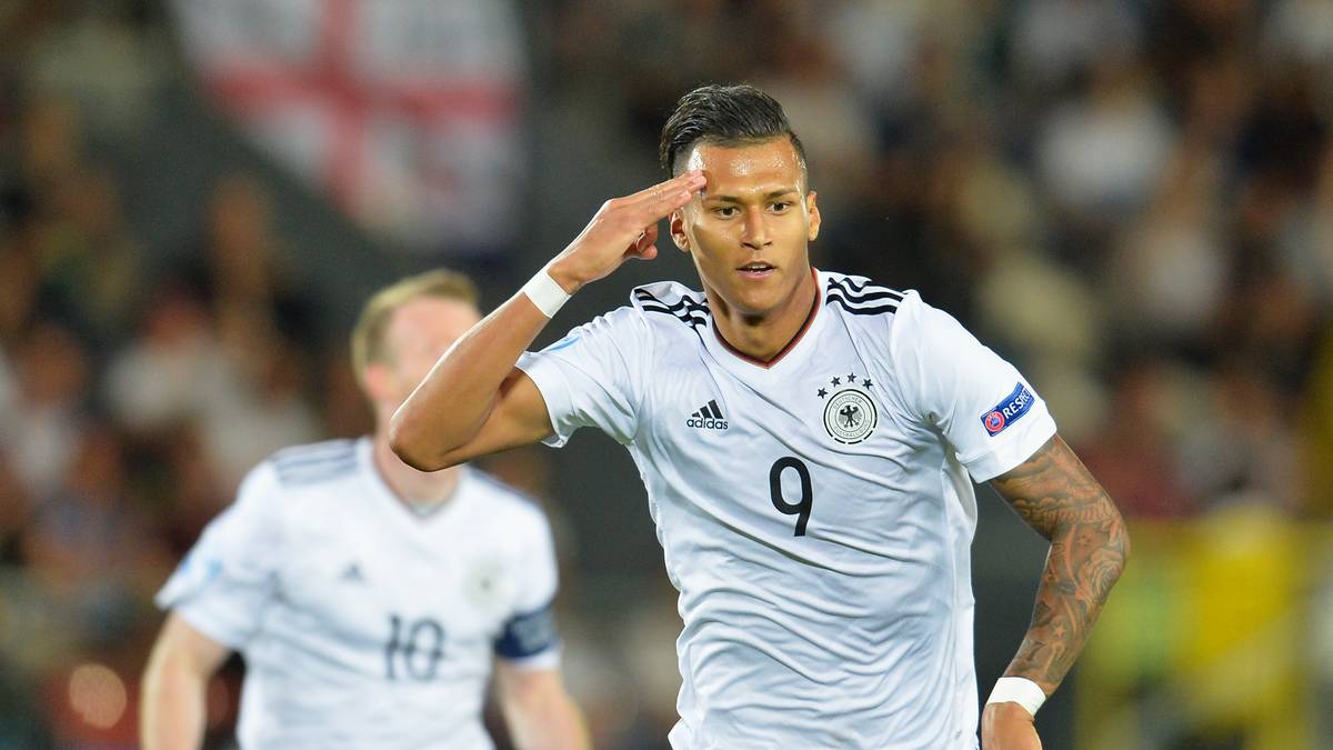 DAVIE SELKE (bis 63. Minute): Fiel nach drei Minuten im englischen Strafraum, bekam aber keinen Elfmeter. Nach 20 Minuten mit seinem ersten Abschluss, nach 35 freistehend per Kopf mit der Führung. Sonst unauffällig, musste dann verletzt raus - SPORT1-Note: 3