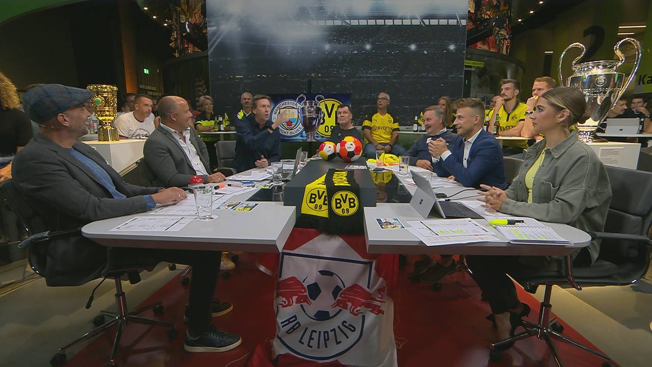 Alexander Meyer muss für den Fantalk den Gegentreffer zum 1:1 gegen City halten