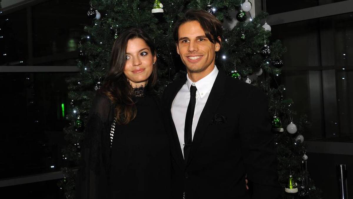 Yann Sommer und seine Frau Alina auf der Weihnachtsfeier von Borussia Mönchengladbach 2017