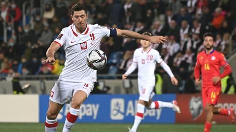Robert Lewandowski und Polen spielen im März gegen Russland
