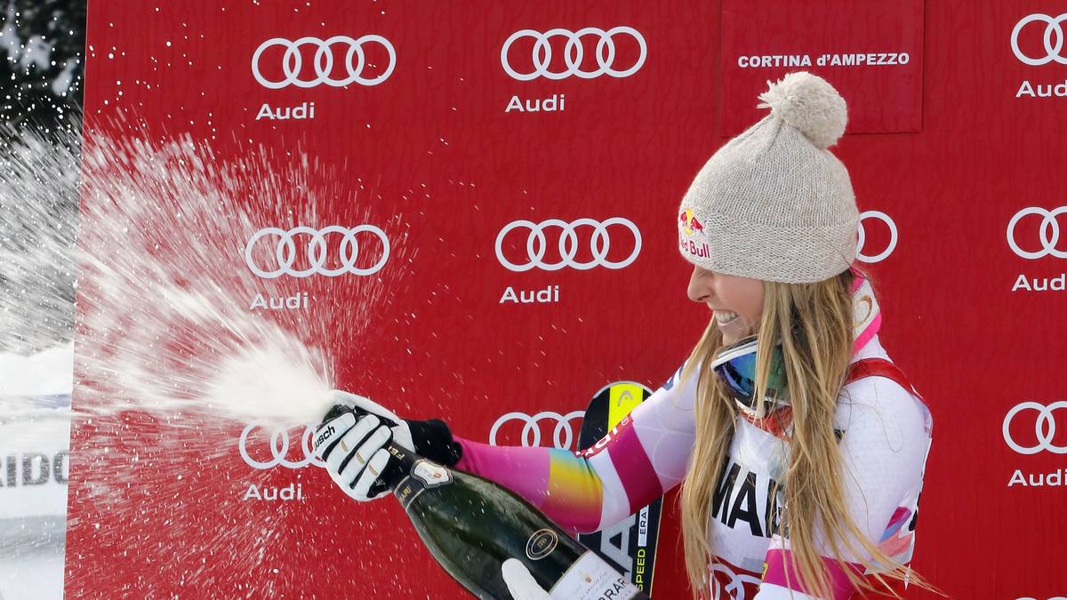 Der Sieg muss natürlich gebührend begossen werden. Und wie man feiert, weiß Lindsey Vonn