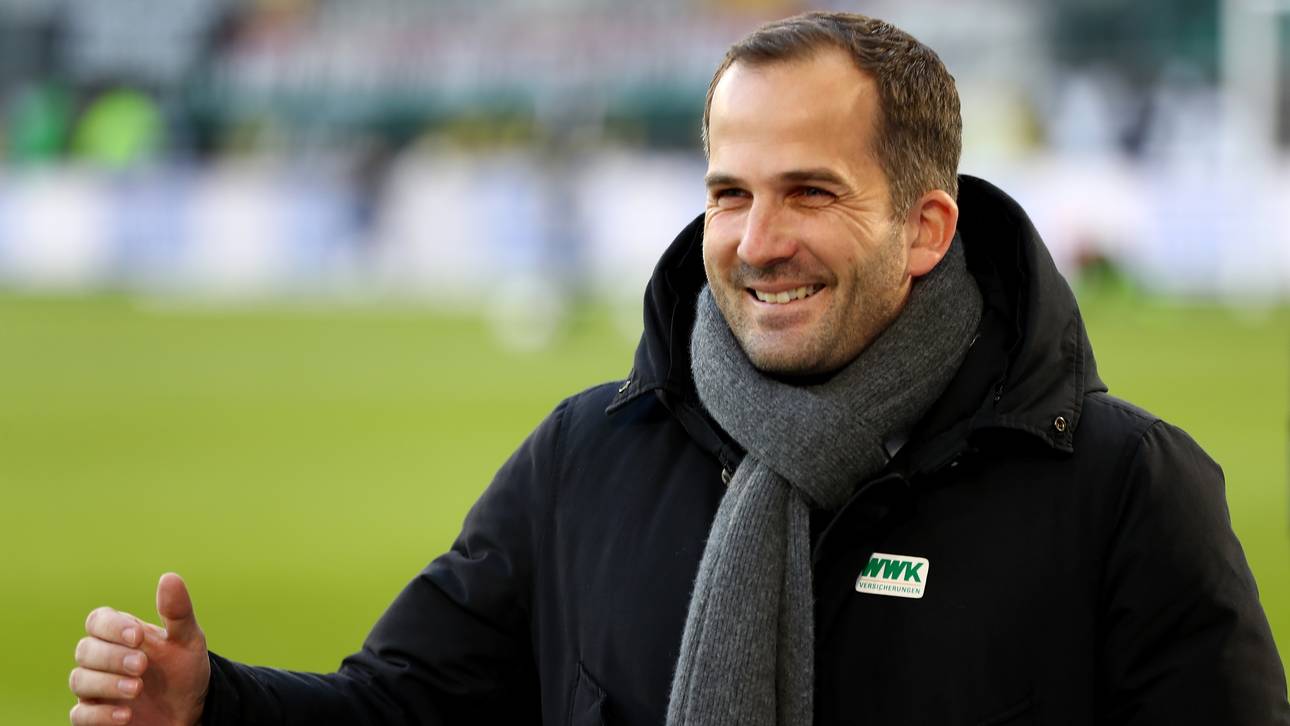 VfL Wolfsburg v FC Augsburg - Bundesliga