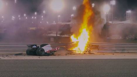 Romain Grosjean spricht ausführlich über die Geschehnisse seines schweren Unfalls beim Bahrain-GP im Jahr 2020. Dabei erzählt der ehemalige Haas-Fahrer, wie er aus dem brennenden Wagen entkommen konnte.