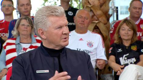 SPORT1-Experte Stefan Effenberg liefert sich im Doppelpass mehrere Verbalduelle mit Mounir Zitouni um strittige Schiedsrichter-Entscheidungen des Wochenendes. Nach einem Spruch von Moderator Florian König gibt es tosenden Applaus.