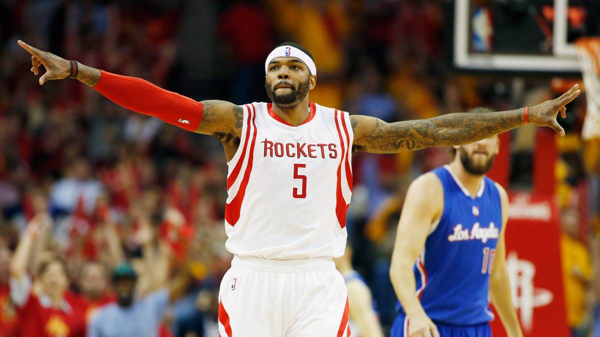 Noch ein Charakterkopf gefällig? J.R.s Namensvetter Josh ist nicht unbedingt ein Trainerliebling. Besonders seine Schussauswahl sorgt immer wieder für Kopfschütteln. Nach teilweise brillianten Jahren in Atlanta baute Smith zuletzt deutlich ab