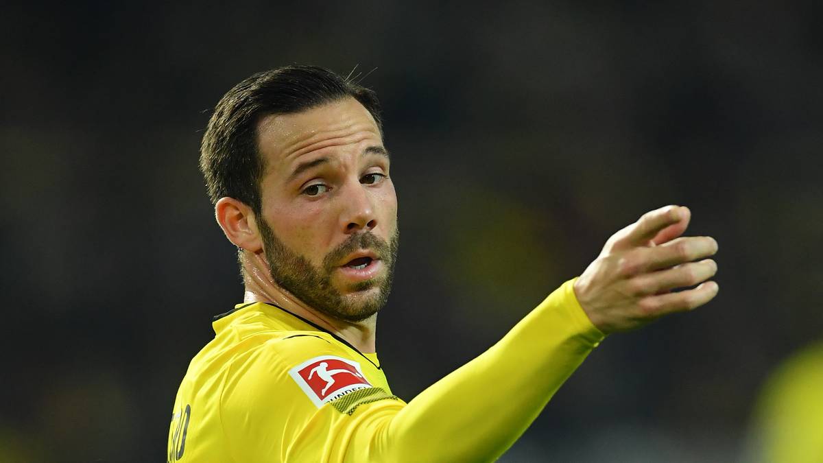 GONZALO CASTRO (ab 78. Minute): Ersetzte ab der 78. Minute Mario Götze und fiel schon wenige Sekunden später mit einem unnötigen Foul gegen Harit auf. Lief darüber hinaus viel, was allerdings nicht wirklich etwas brachte - SPORT1-Note: 4