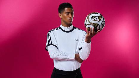 Adidas stellt den Finalball für die WM 2026 vor. Der "TRIONDA FINAL" wird das Spielgerät sein, wenn die wichtigste Entscheidung im Weltfußball getroffen wird.