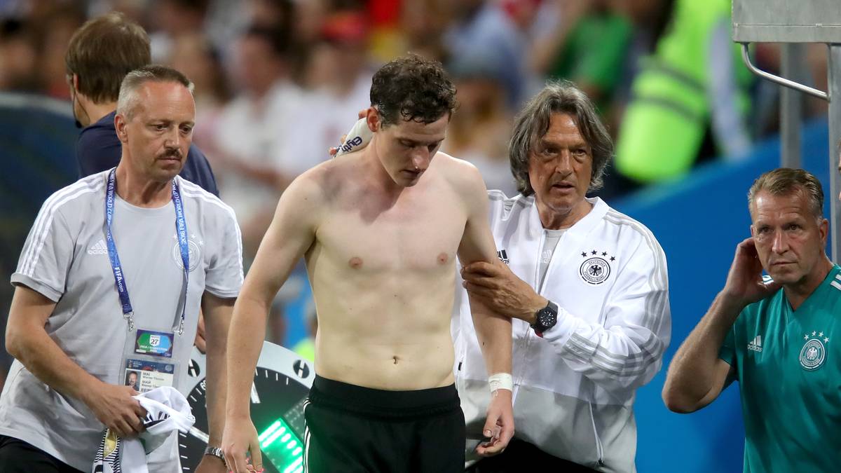 Bei der WM 2018 absolviert er seinen letzten Einsatz als DFB-Teamarzt. Vor allem sein Einsatz nach dem Nasenbluten von Sebastian Rudy bleibt in Erinnerung. Mit dem Vorrunden-Aus endet auch die Zeit von Müller-Wohlfahrt beim DFB - nach 23 Jahren