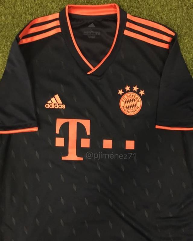 Fc Bayern Neues Ausweichtrikot Geleakt Fcb In Schwarz