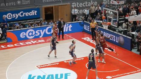 Die BBL-Highlights der Partie Fitness First Würzburg Baskets - ALBA BERLIN im Video.