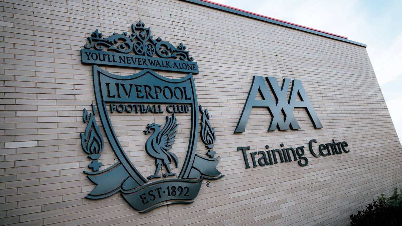 Der Eingang zum AXA Training Centre des FC Liverpool