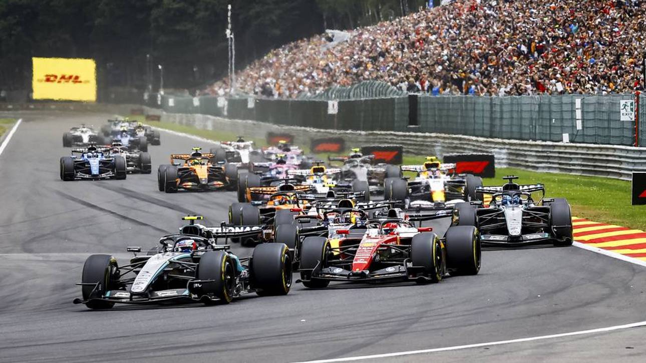 Kimi Antonelli setzte sich am Start gegen Charles Leclerc und Max Verstappen durch