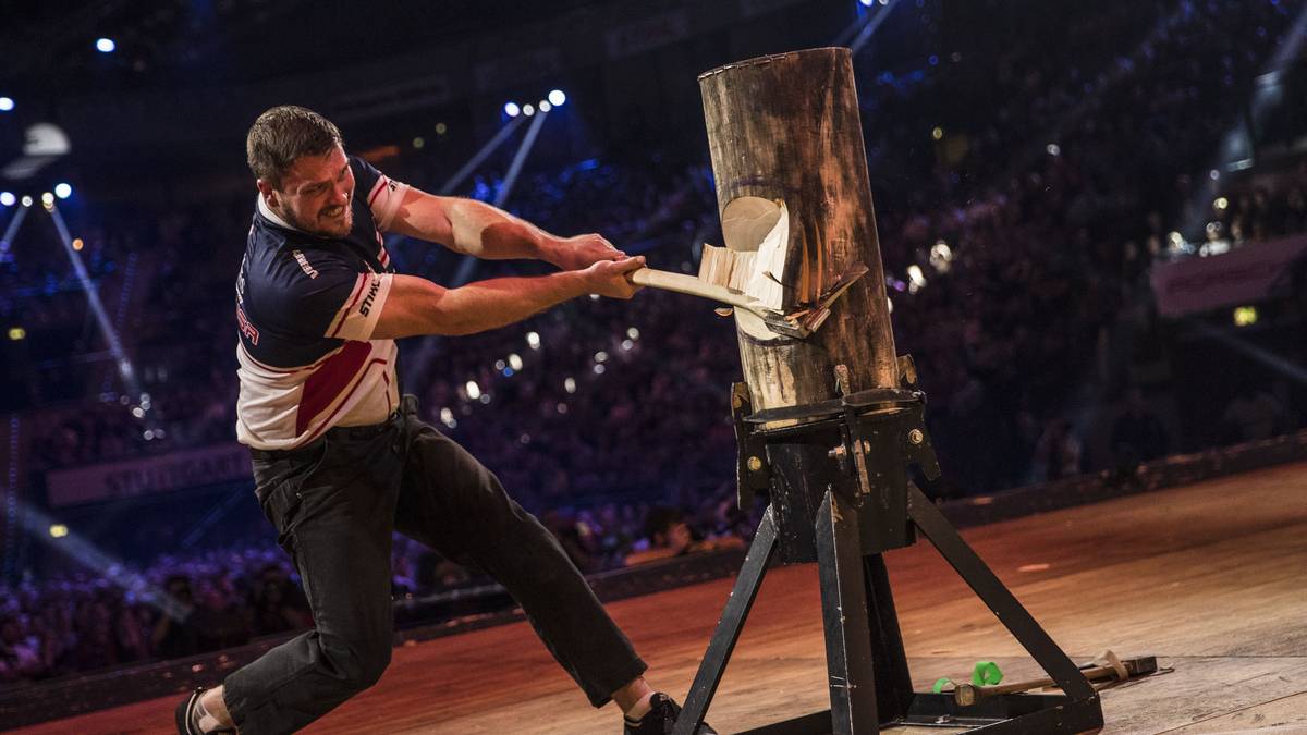 MATT COGAR: Der 31-Jährige hält die US-amerikanische Fahne in Norwegen hoch