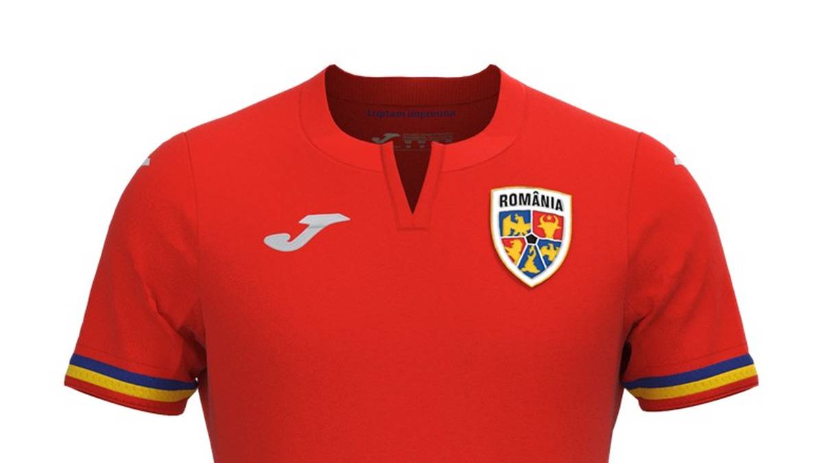 Rumänien (Gast) - Ausrüster: Joma - Die Auswärtstrikots sind in Rot gehalten. 