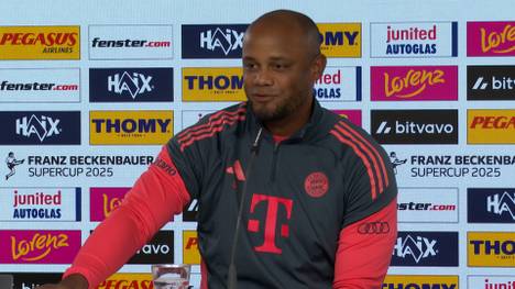 Lennart Karl gilt als riesiges Talent im Bayern-Kader. In der Vorbereitung konnte er bereits auf sich aufmerksam machen. Trainer Vincent Kompany richtet allerdings eine Bitte an die Medien. 