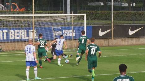 Hertha BSC kommt im Testspiel gegen den Regionalligisten VfB Lübeck nicht über ein 1:1 hinaus. Suat Serdar feiert seine Torpremiere für die Hauptstädter.