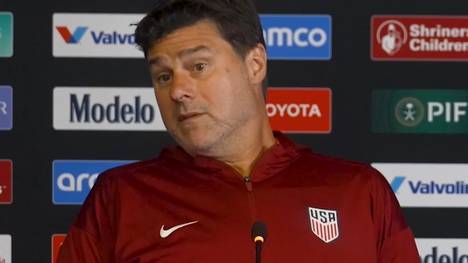 US-Coach Mauricio Pochettino ist nach der Niederlage im Gold-Cup-Finale gegen Mexiko außer sich. Ein nicht gegebener Handelfmeter bringt ihn auf die Palme.