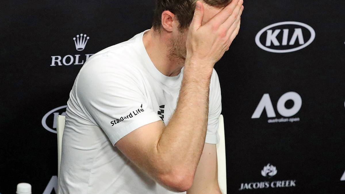 Und schämt sich anscheinend noch auf der Pressekonferenz für seinen schwachen Auftritt