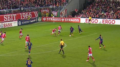 RB Leipzig löst seine Pflichtaufgabe bei Drittligist FC Energie Cottbus souverän und zieht ins Achtelfinale des DFB-Pokals ein. Ein Trauerfall auf Leipziger Fan-Seite überschattet den Fußball-Abend.