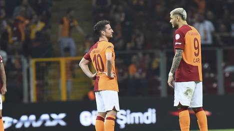 Dries Mertens (l.) und Mauro Icardi spielen bei Galatasaray