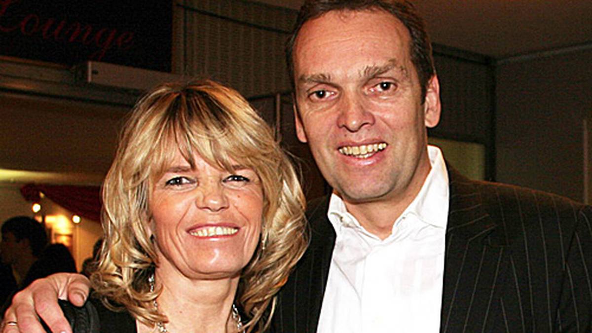 Nach dem Ende seiner aktiven Laufbahn gründet Ludwig das Unternehmen Olaf Ludwig Cycling GmbH, das bis Ende 2006 das Team T-Mobile leitet, übernimmt zudem Funktionen beim Bund Deutscher Radfahrer, bei der Profimannschaft Team Telekom sowie beim Weltradsportverband UCI. Mittlerweile veranstaltet er Radtouristik-Fahrten. Der Thüringer lebt nach der Trennung von seiner Frau wieder in Gera und ist Vater von drei Kindern