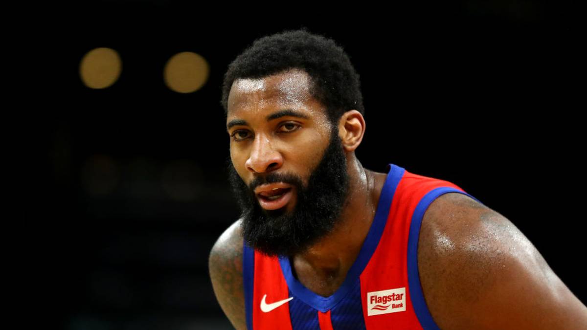 Laut Vincent Goodwill von "Yahoo Sports" sollen zude die Boston Celtics, die Dallas Mavericks und die Toronto Raptors Interesse am besten Rebounder der Liga (15,8 Rebounds pro Partie) haben