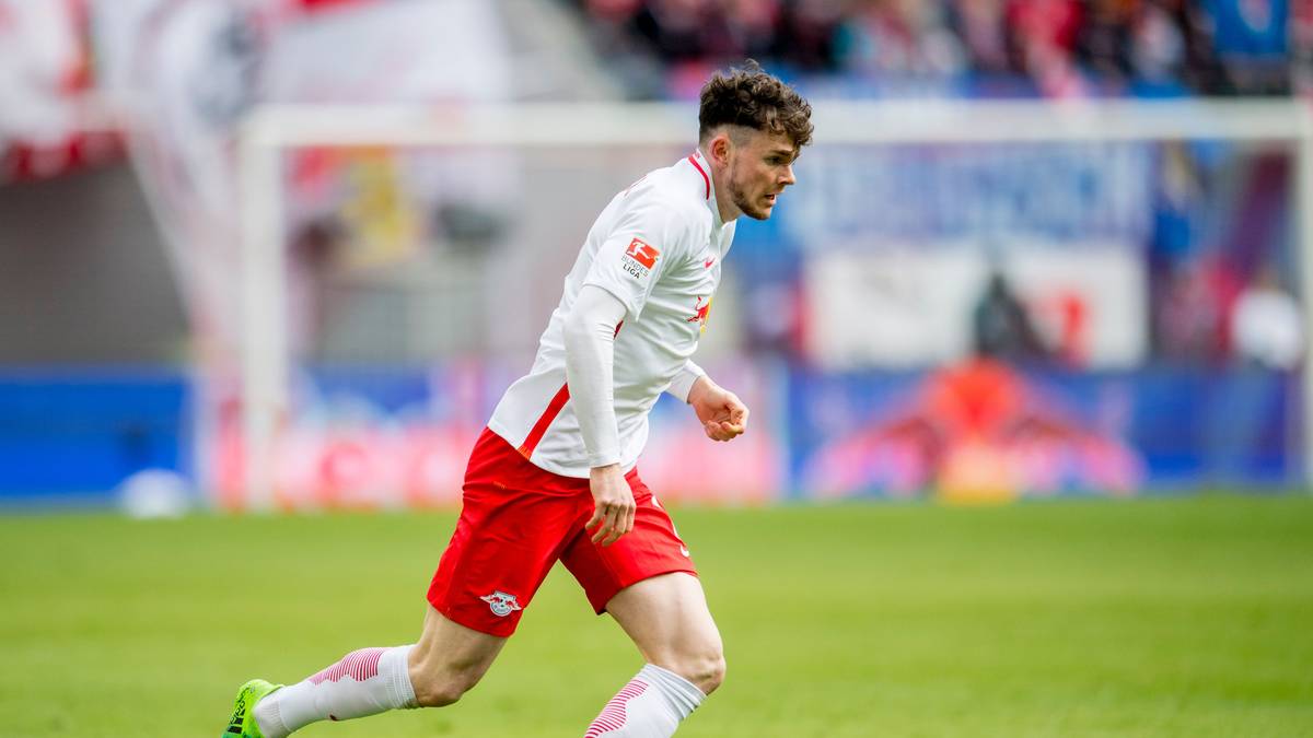 OLIVER BURKE: Ein einziges Missverständnis ist dagegen der Transfer dieses bulligen Schotten. Mit hohen Erwartungen kommt Offensivtalent Burke 2016 nach Leipzig - doch er kann sich nie an das Leipziger Spiel gewöhnen und wirkt oftmals wie ein Fremdkörper. Nach einer Saison wird Burke zurück nach England geschickt, spielt jetzt für West Brom